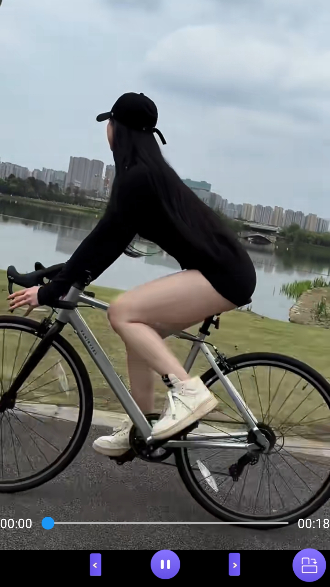 服务员岗位职责和要求截图